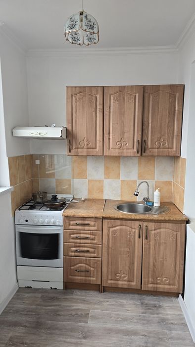 Продам срочно кухню