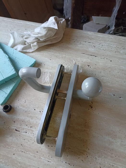 Yala cu manere si butuc