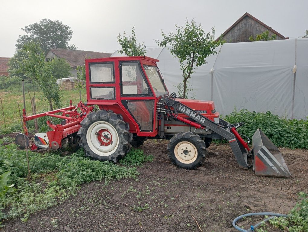 Vând tractor Yanmar de 25 de cai 4x4