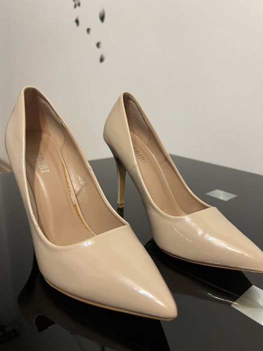 Pantofi stileto crem
