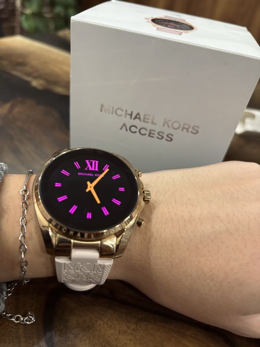 Michael Kors Smart Watch - Gen 6 Bradshaw