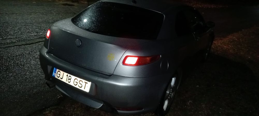 Vând Alfa Romeo GT 2.0