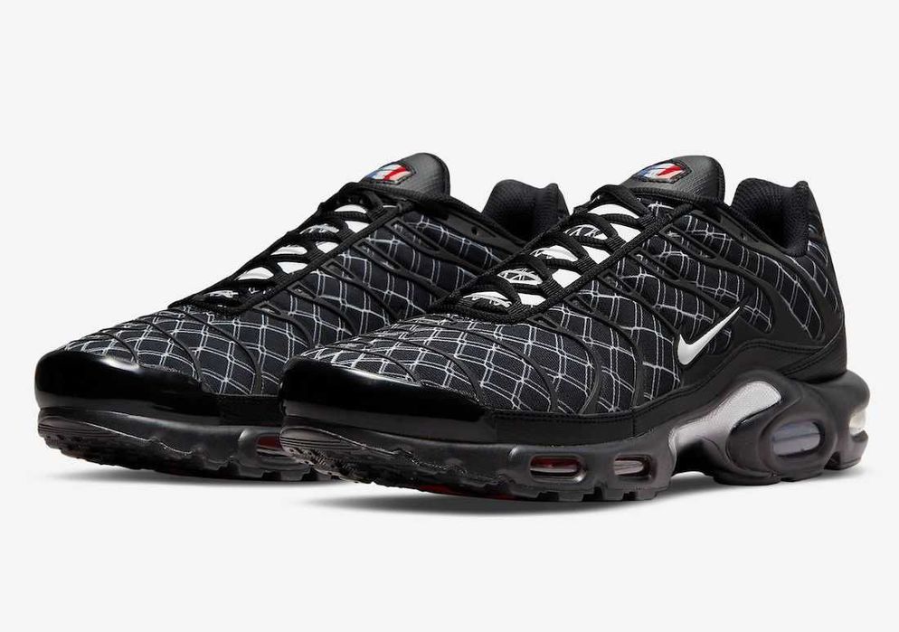 Nike Air Max Plus / Black Black White Edition +КУТИЯ