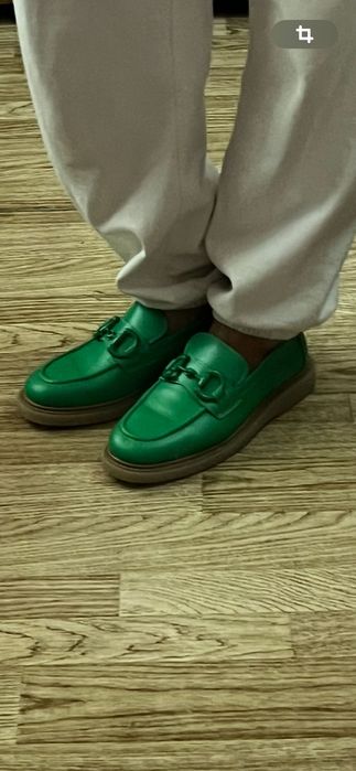 Туфли осенние,очень красивые и кожаные.