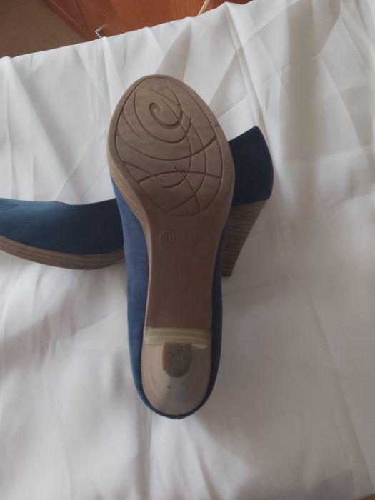 Сини обувки на Marco Tozzi велур