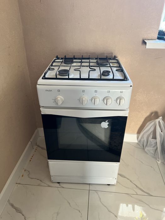 Продам газовую плиту