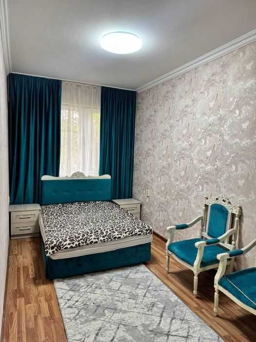 Чиланзар-Ц • М,Мирзо Улугбека • 2-комн • 45м² • этаж 2/5 • [336-SAM7]