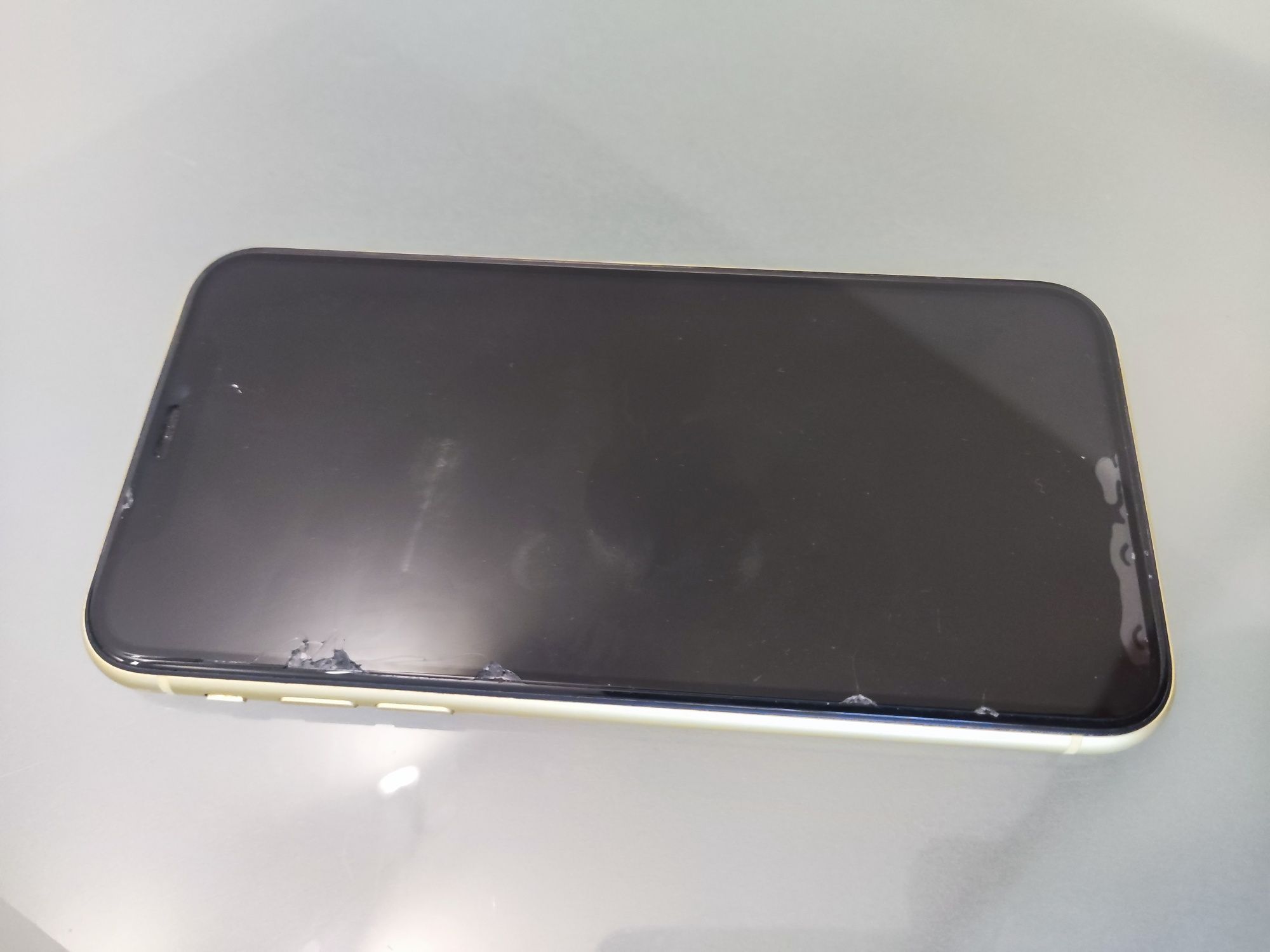 Iphone 11 gold с кутия