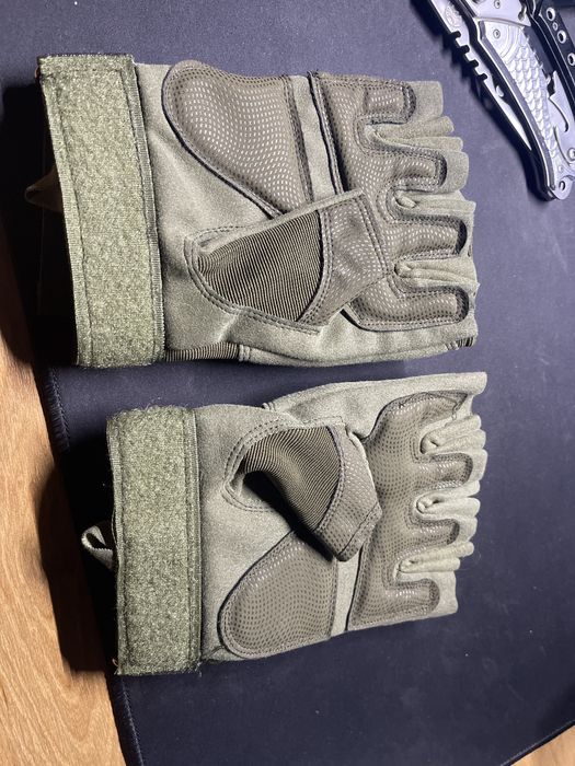 Briceage de buzunar si manusi tactice