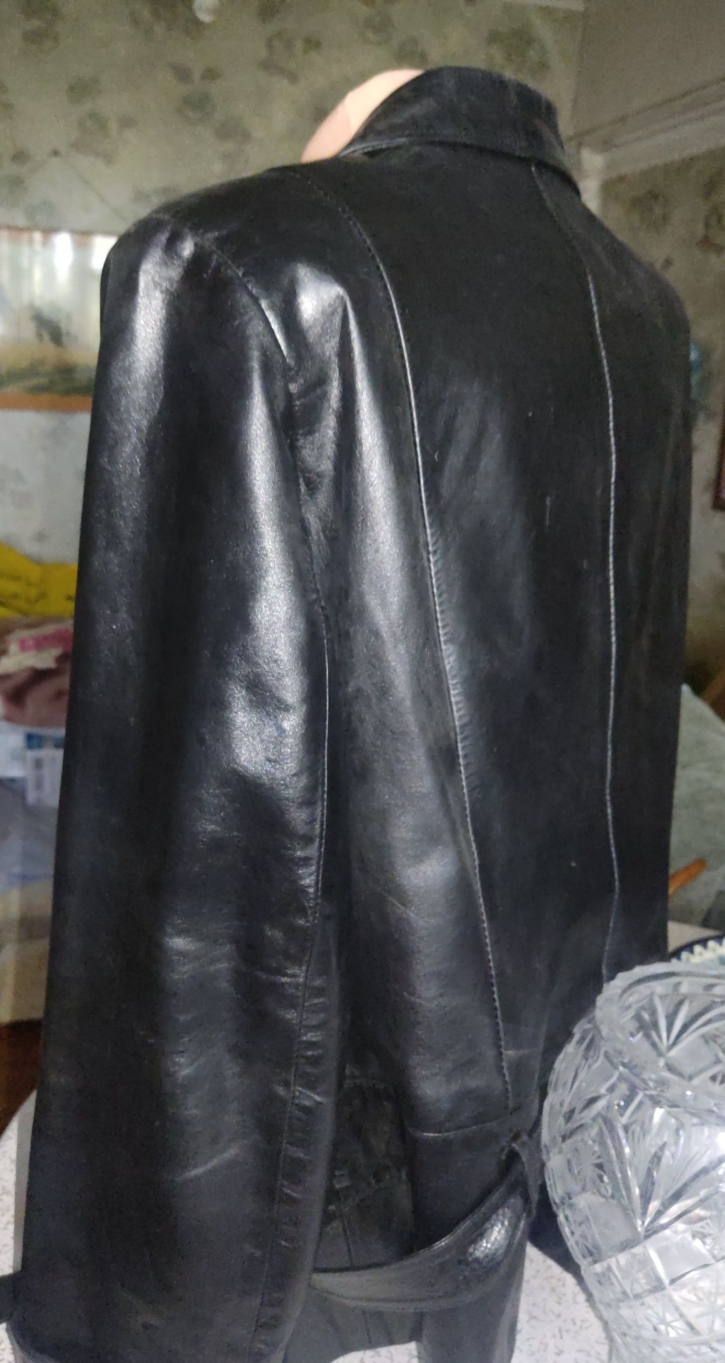 Женская Кожаная куртка шикарная 48- 50 р