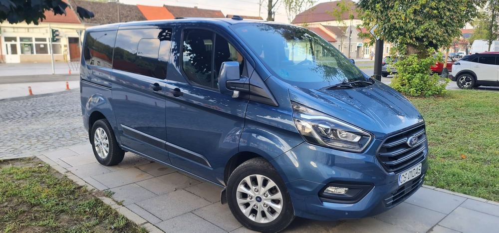Închiriez microbuz Ford Transit 8+1 de la 300 lei/zi