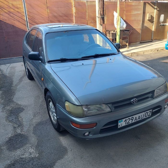 Продам машину Тойота королла