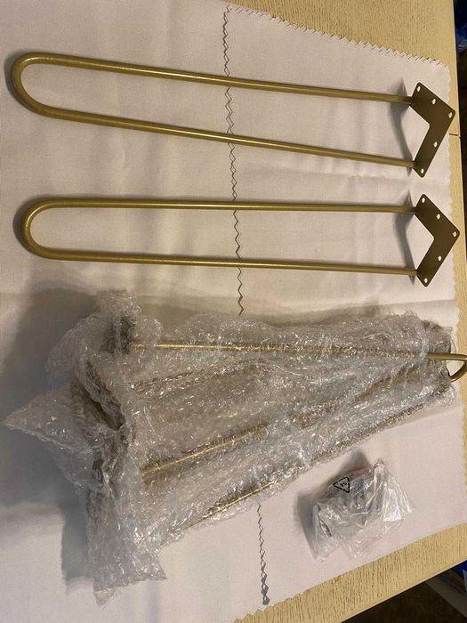 Златисти метални мебелни крака за маса тип фиба