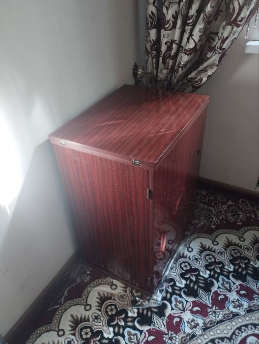 Швейная машина Чайка 142