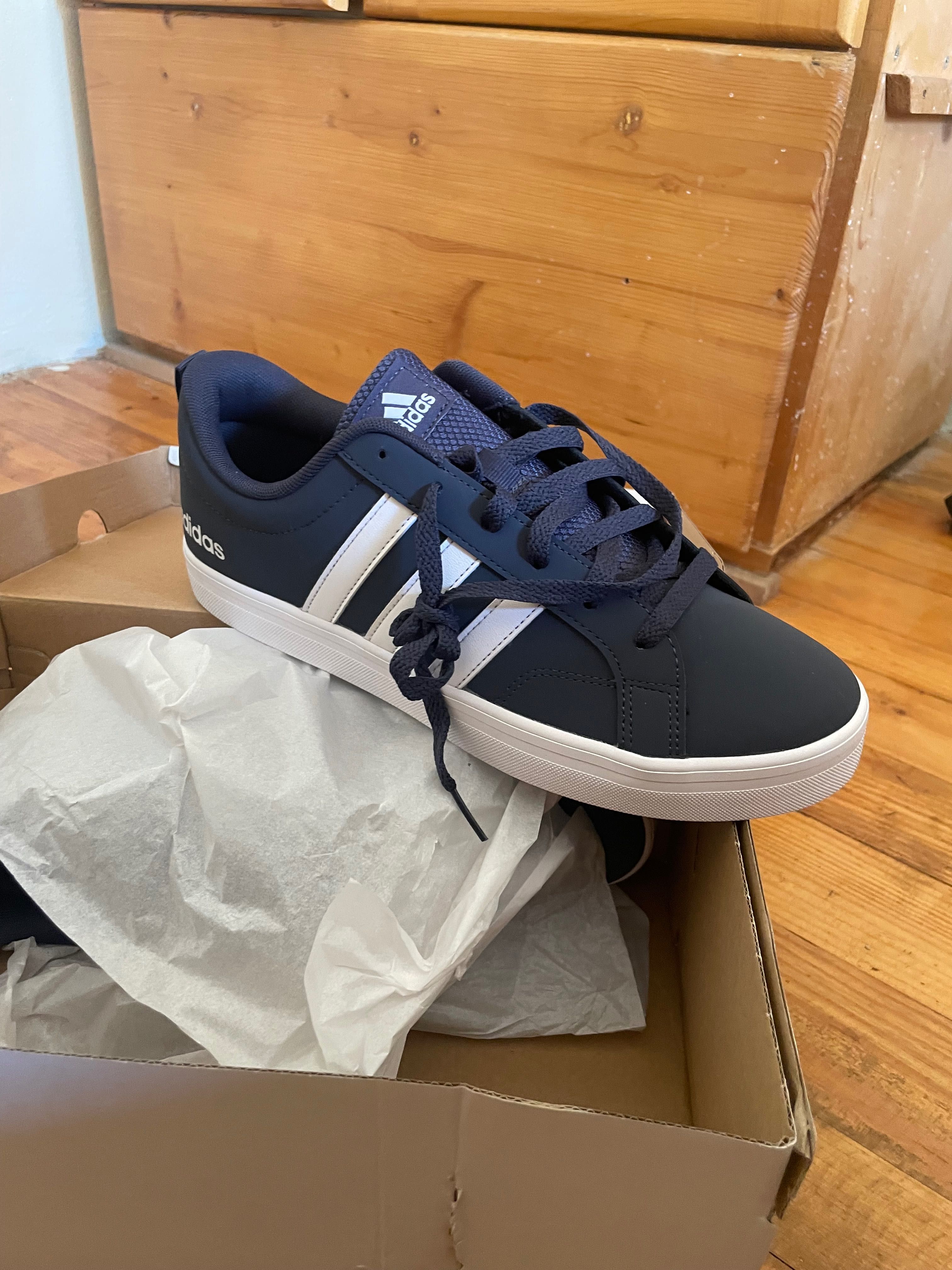 Кецове adidas 50лв