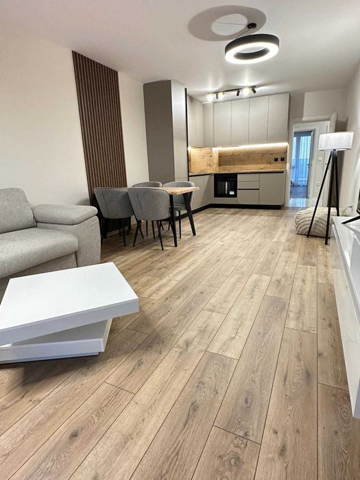Продава се Тристаен апартамент в Пловдив, Гагарин - 115 кв.м за 1566 €/кв.м - Снимка #1