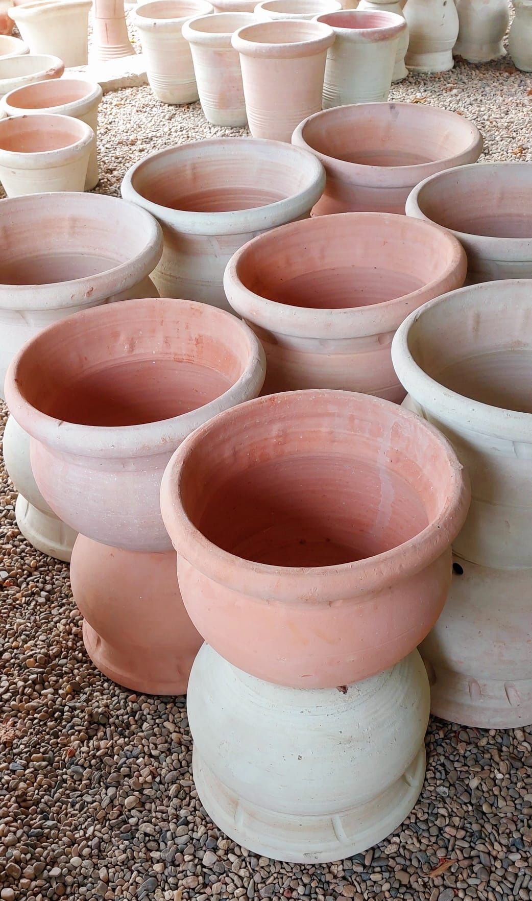 Amfore și ghivece din ceramică