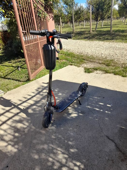 Vând trotineta electrica xiaomi