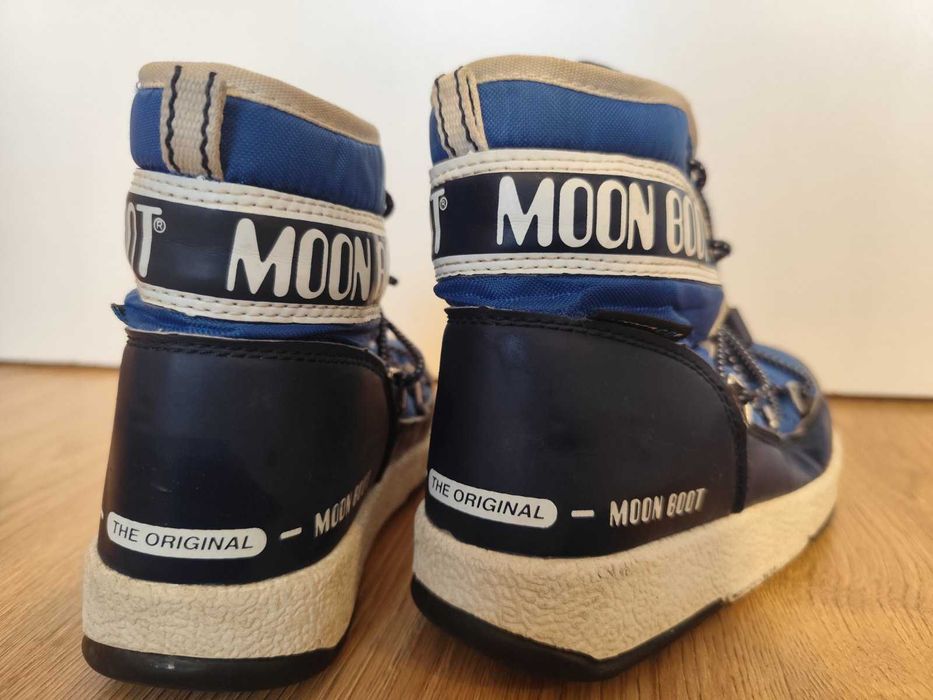 Апрески на марките Sorel и Moon boots (номера 26 и 30)