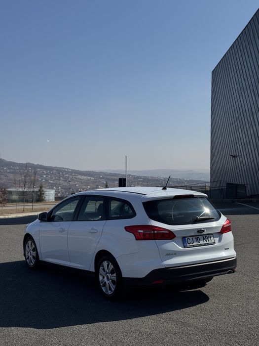 Inchiriez masina  pentru BOLT/UBER Ford Focus 2018  ,casa de marcat