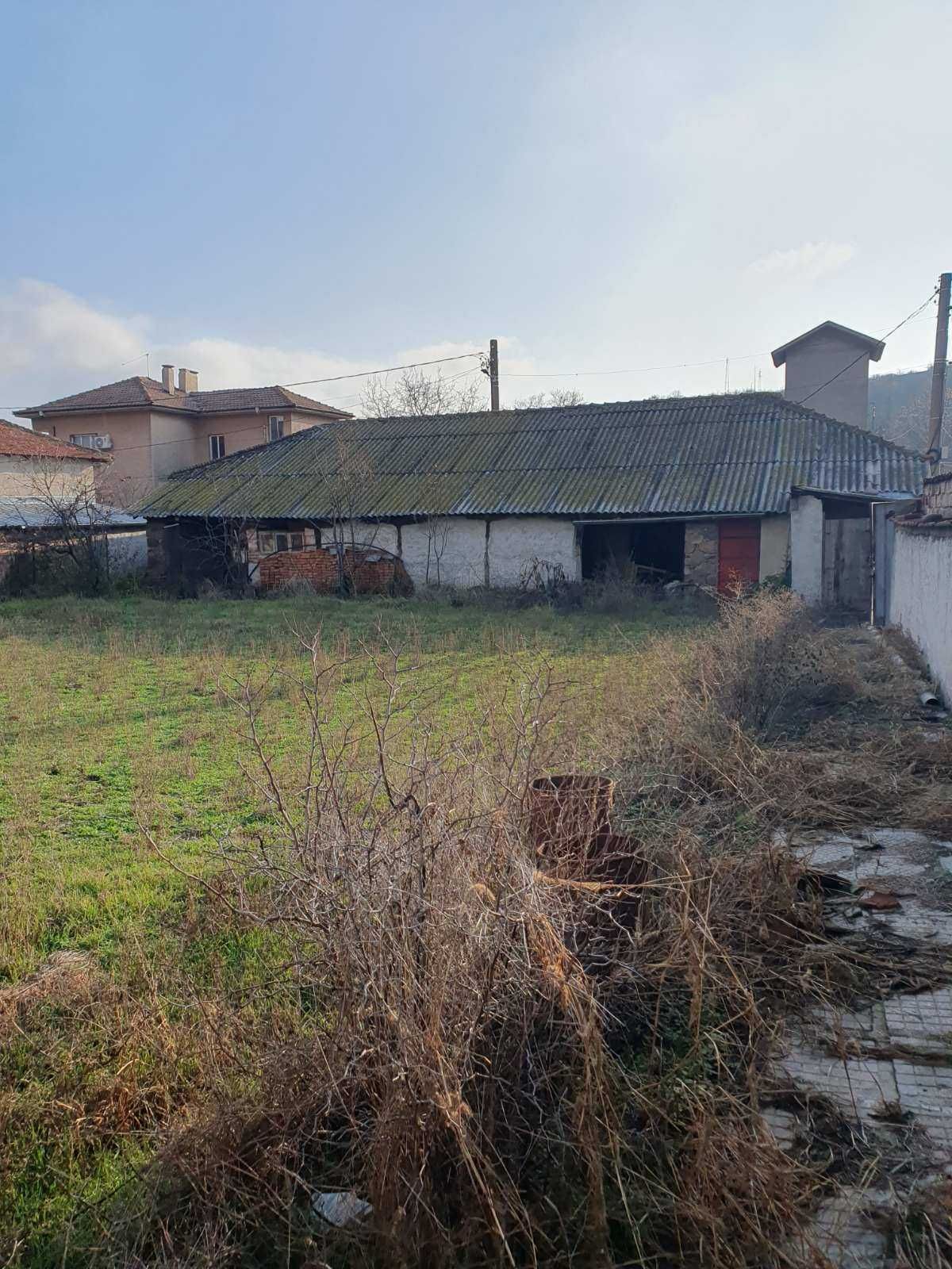 Продавам къща на 10 км от Хасково