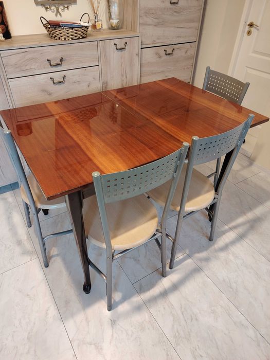 Vand masa extensibila si scaune