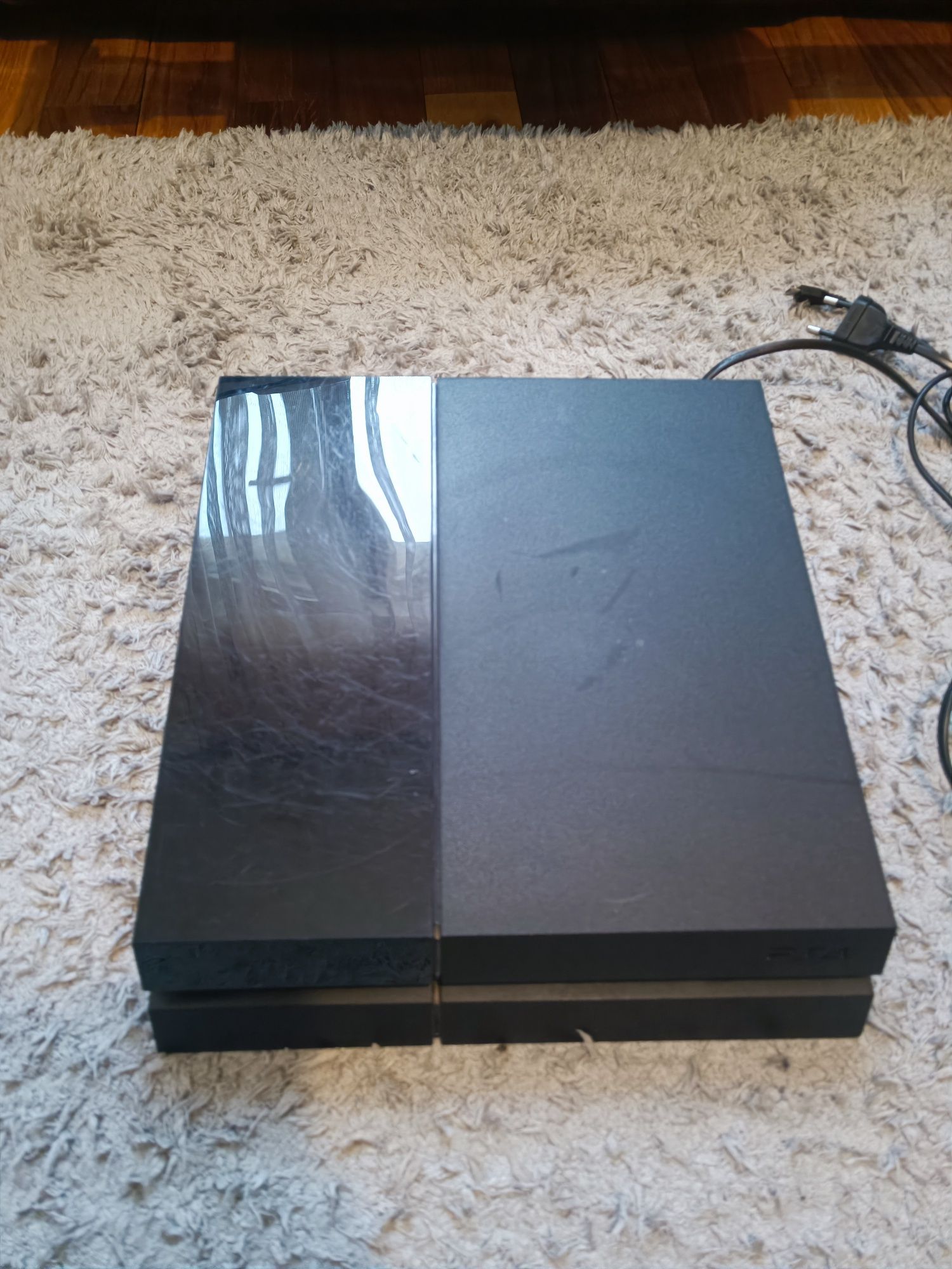 Продам ps4 в отличном состоянии с дисками