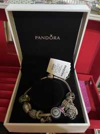 Продам браслет Pandora оригинал 925 с 9 шармами