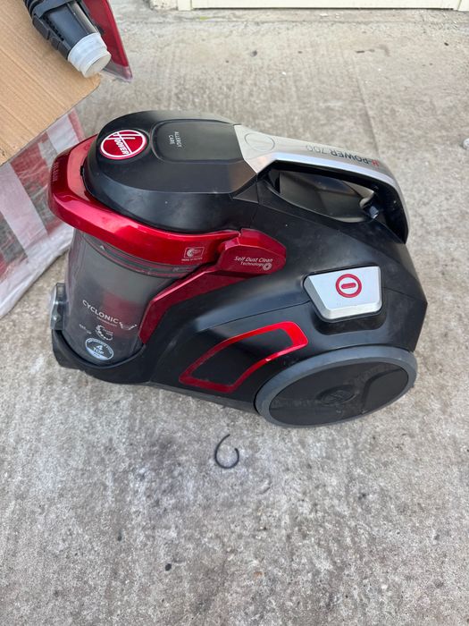 Chiuvete bucătărie și baie,plita pe gaz,suporți prosop,Aspirator