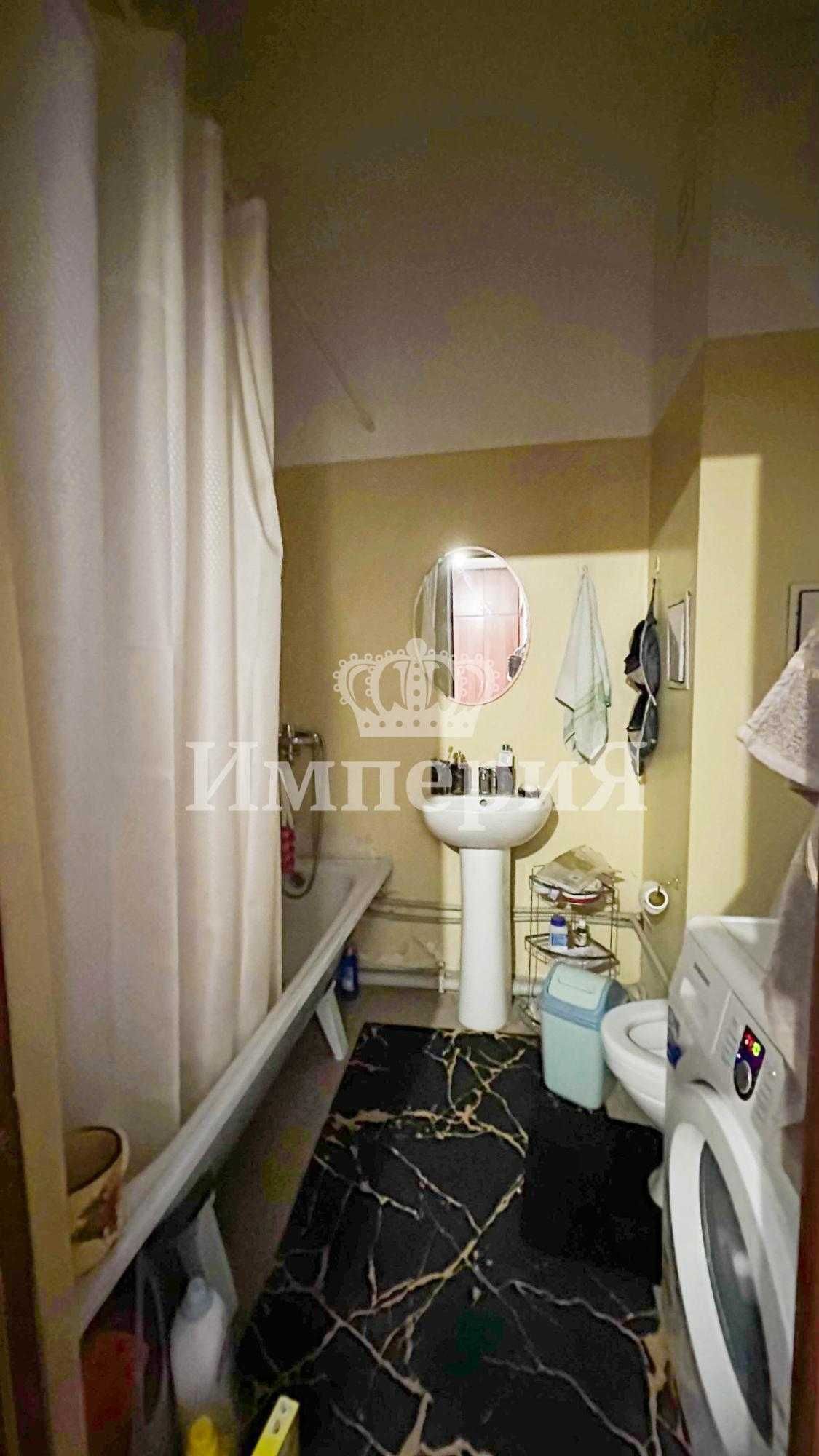 Продам 1 комнатную мкр 6 Аида Империя
