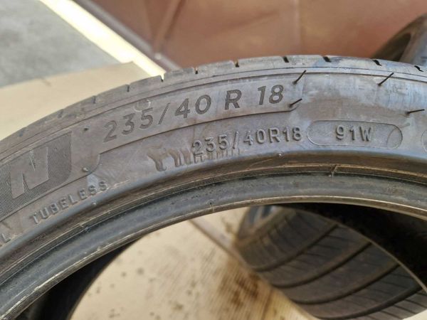 2 Michelin R18 235/40
летни гуми
DOT4321