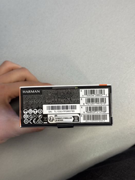 Продавам чисто нови слушалки JBL Live Pro 2