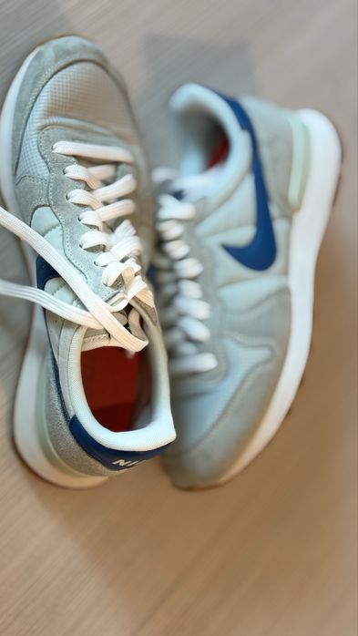 Nike Internationalist