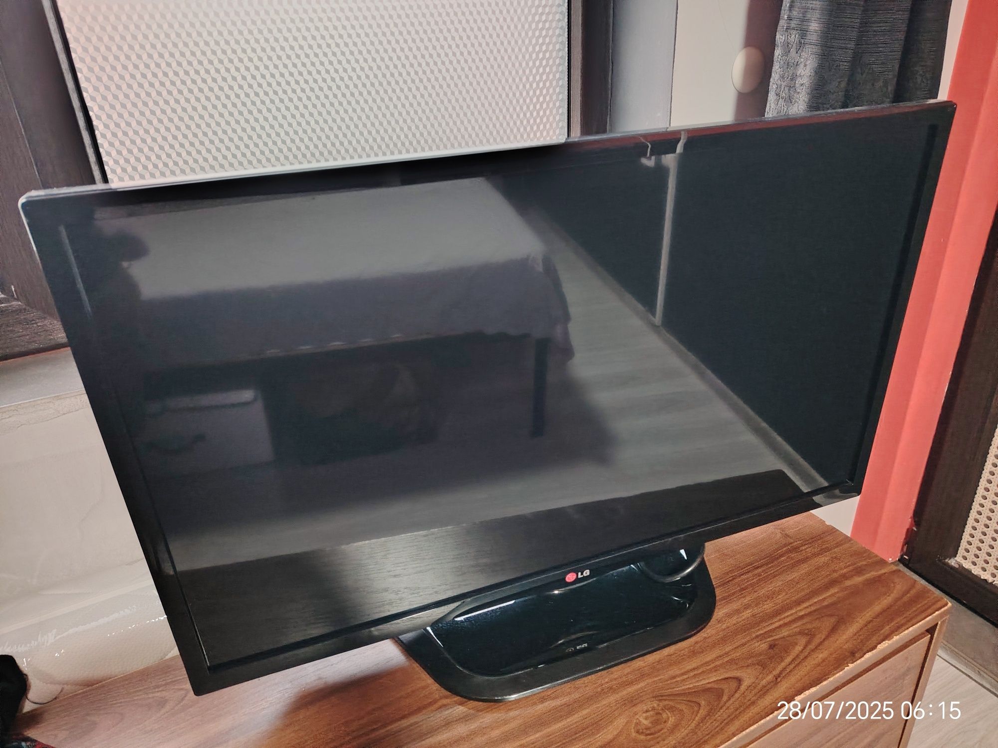 Продавам телевизор LG