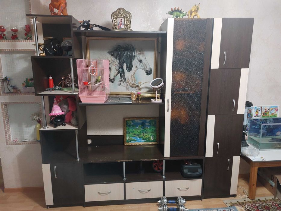 СЕРВАНТ и КОМОД в отличном состоянии, НЕ ДОРОГО !!!