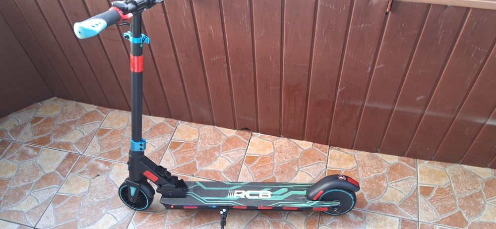 Trotineta electrica copii