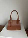 Geanta Jacquemus stoc