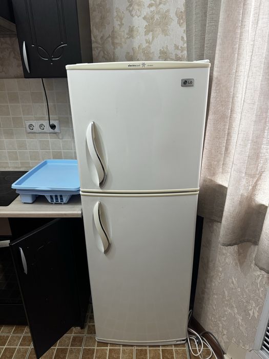 Продам Холодильник и стиральную машинку