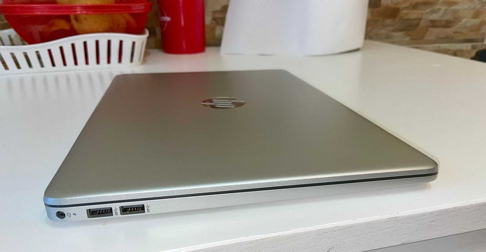 Laptop HP – i3 / 8GB / 512GB SSD / Full HD – Stare excelentă!