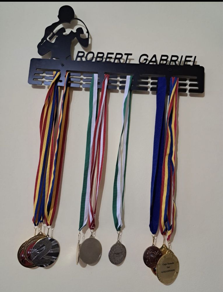 Suport medalii si centuri fotbal,baschet,handbal