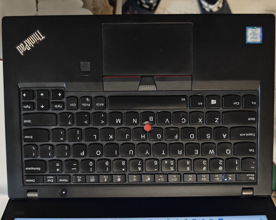 Продавам ThinkPad X280