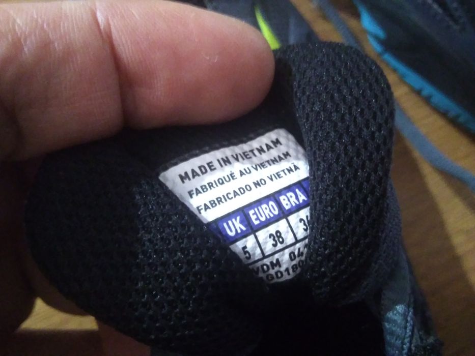Маратонки Mizuno и Yonex за тенис на маса  и бадминтон Ном.38,ном.40