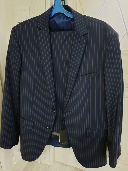 Костюм мужской, пиджак и брюки.