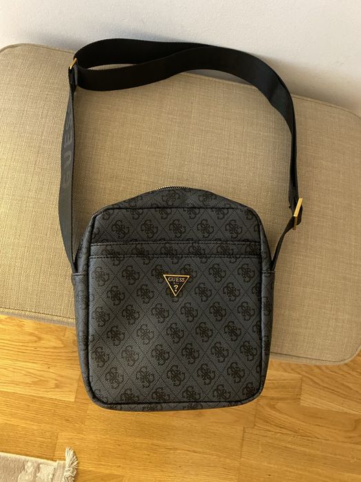 Срочно продам новую барсетку guess