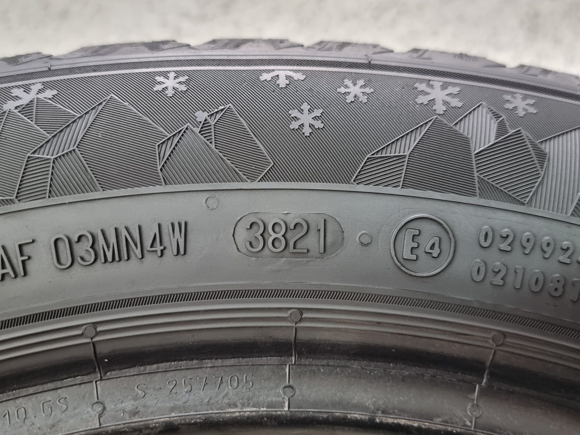 205/55/16 Semperit 2Броя: 150лв 6.5мм