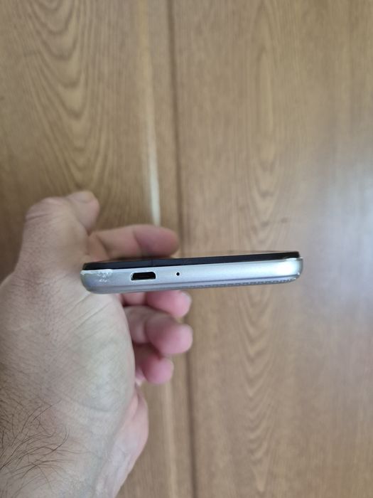 Vând Vodafone 500 TCL Alcatel
