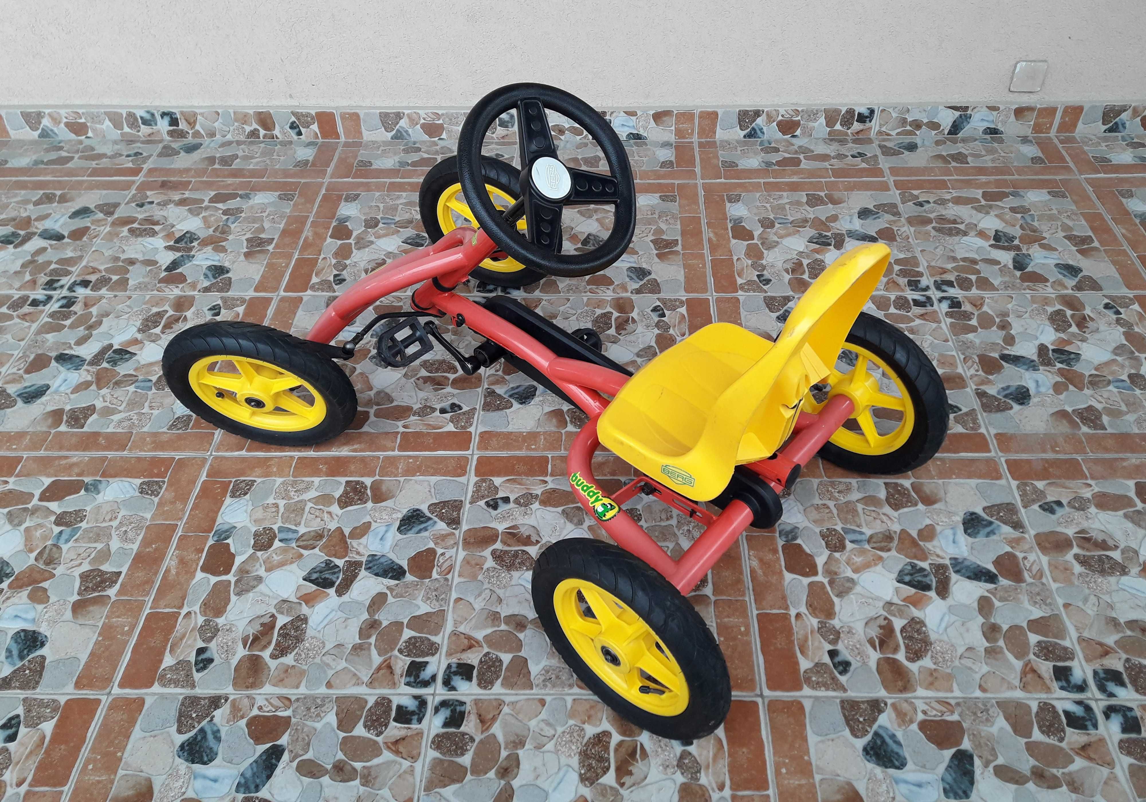 Cart (kart) cu pedale pentru copii BERG Buddy, roșu cu galben