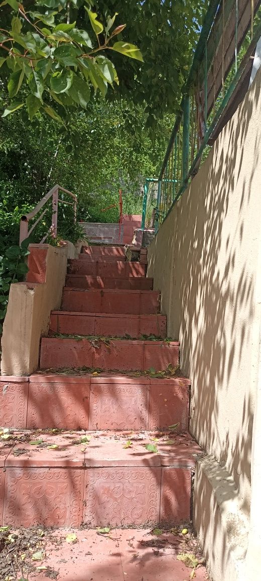 Продается дача в поселке Чарвак