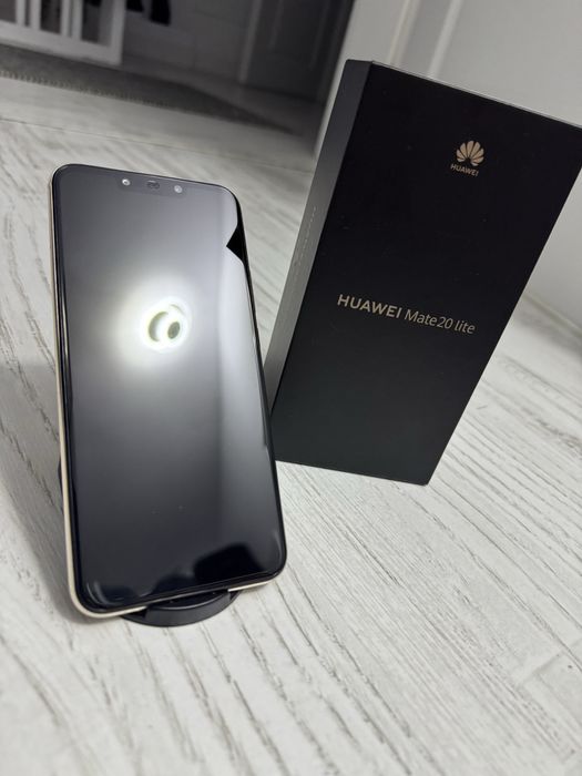 Huawei mate 20 lite impecabil cu husa CADOU