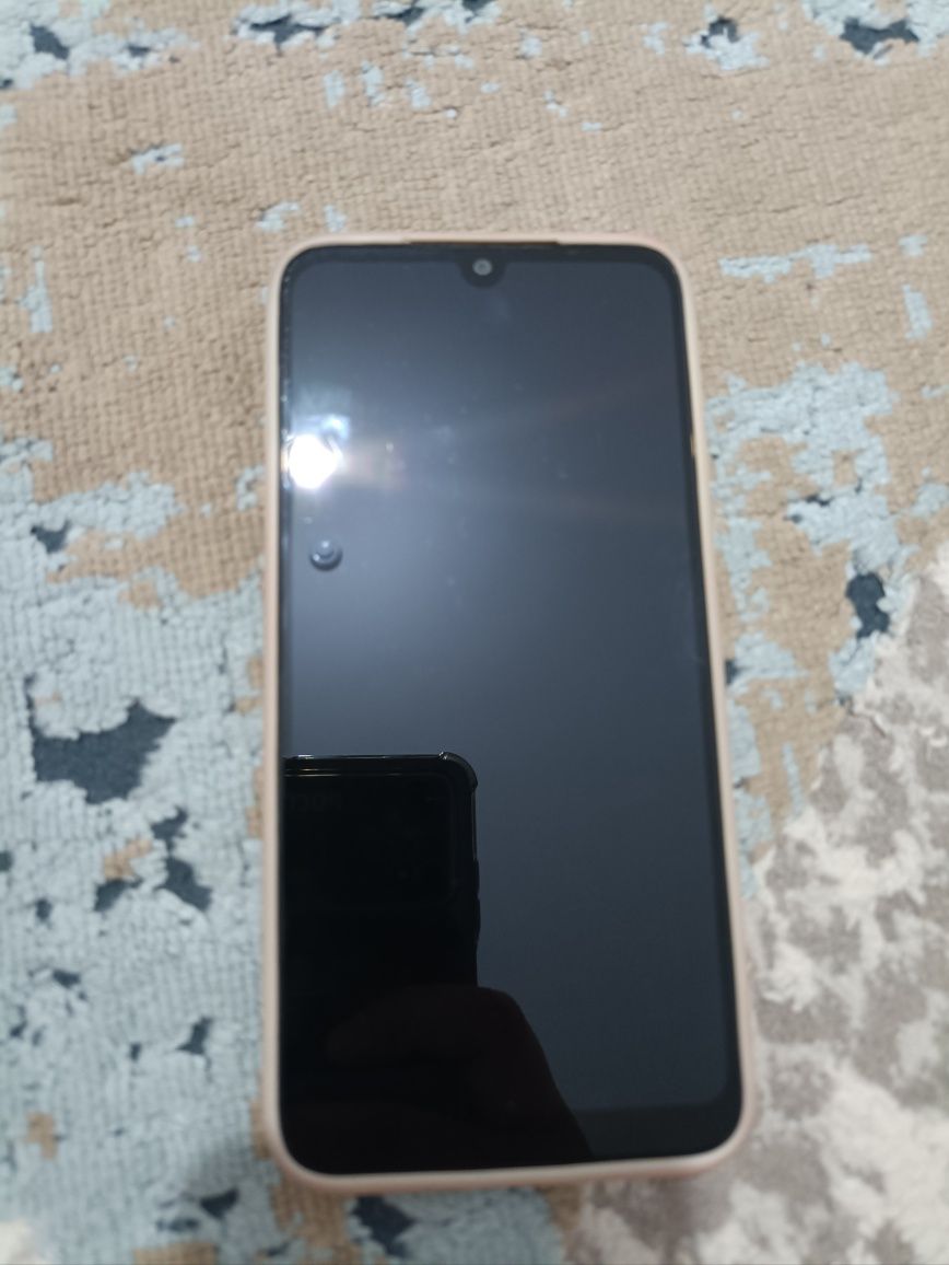 Продам смартфон XIAOMI Redmi 7